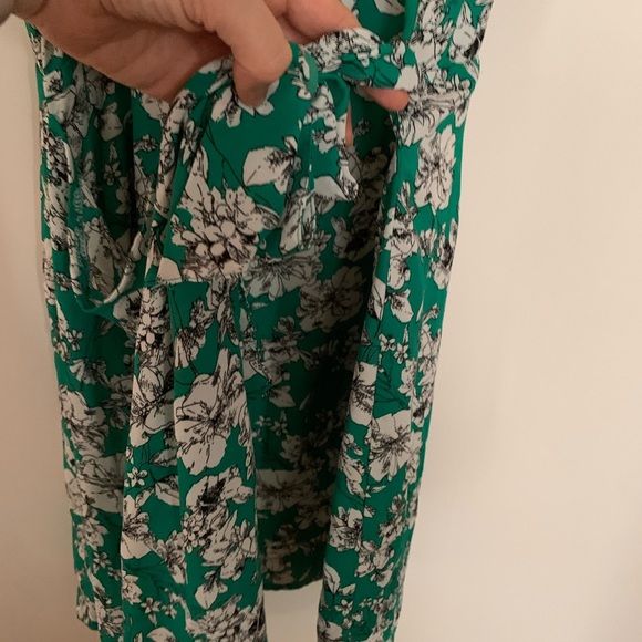 Green floral dress size large - Picture 4 of 4